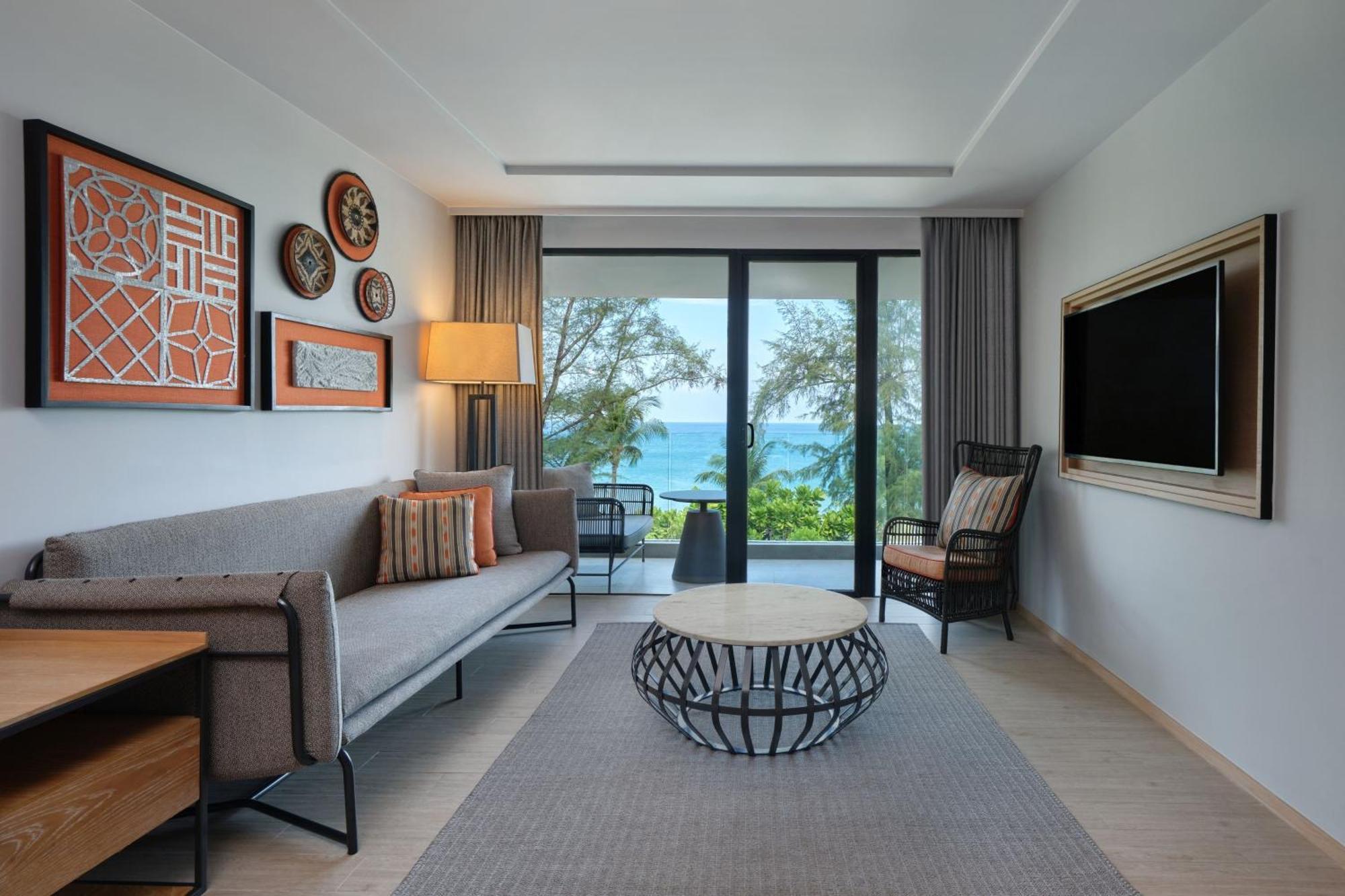 Four Points By Sheraton Phuket Patong Beach Resort Buitenkant foto