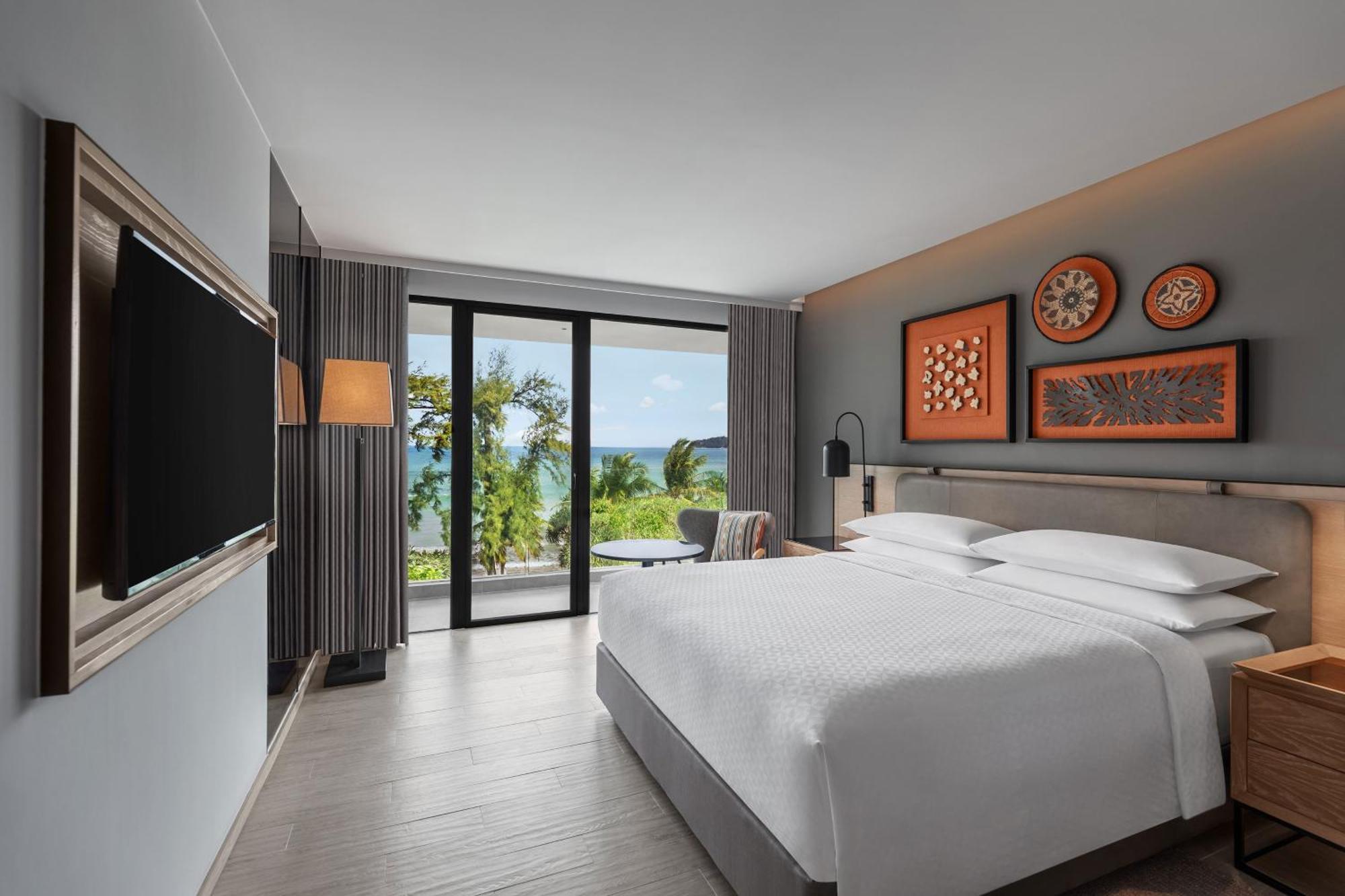 Four Points By Sheraton Phuket Patong Beach Resort Buitenkant foto