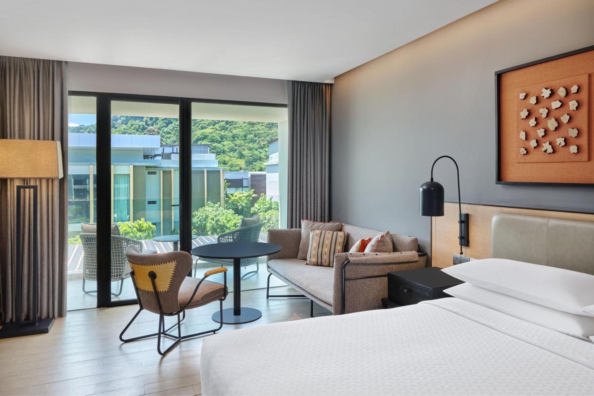 Four Points By Sheraton Phuket Patong Beach Resort Buitenkant foto