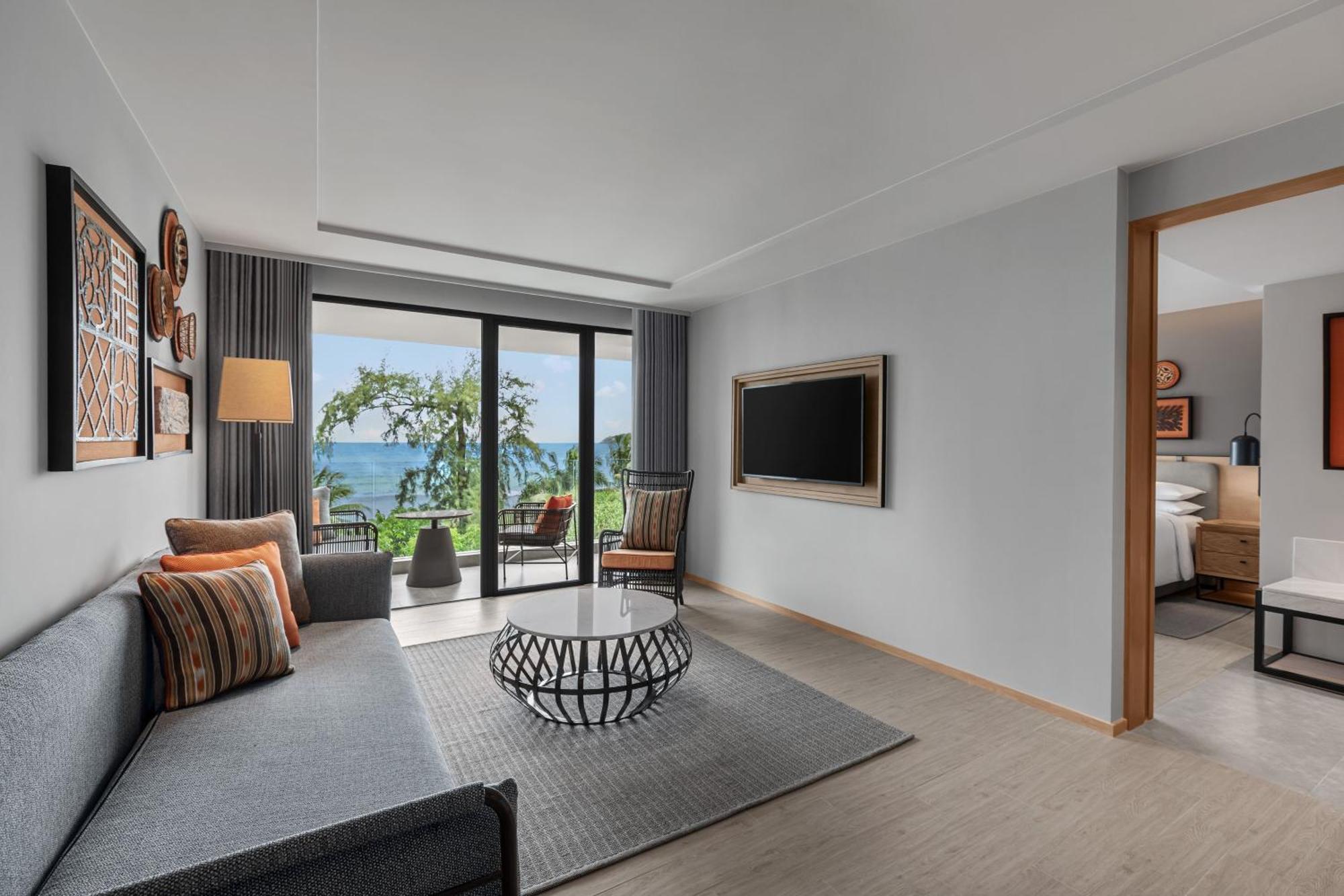 Four Points By Sheraton Phuket Patong Beach Resort Buitenkant foto