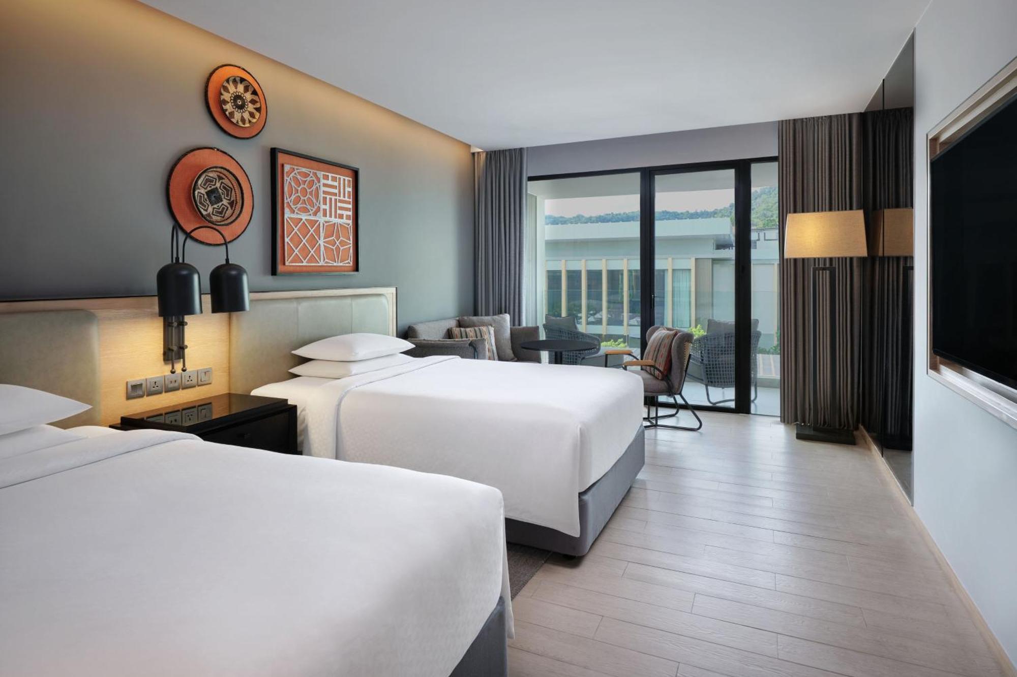 Four Points By Sheraton Phuket Patong Beach Resort Buitenkant foto