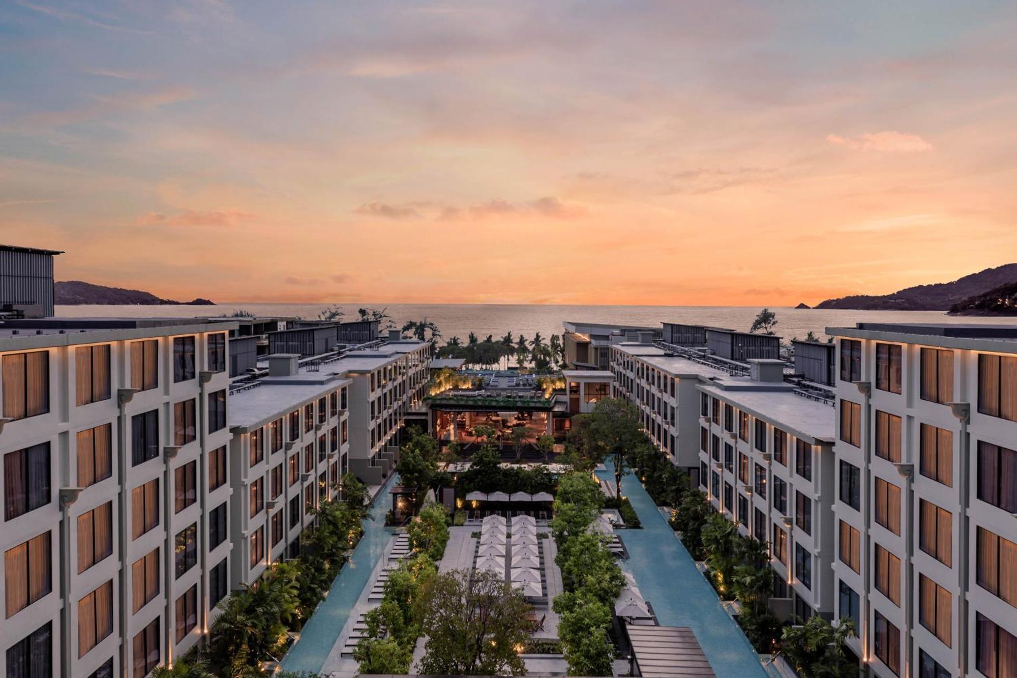 Four Points By Sheraton Phuket Patong Beach Resort Buitenkant foto