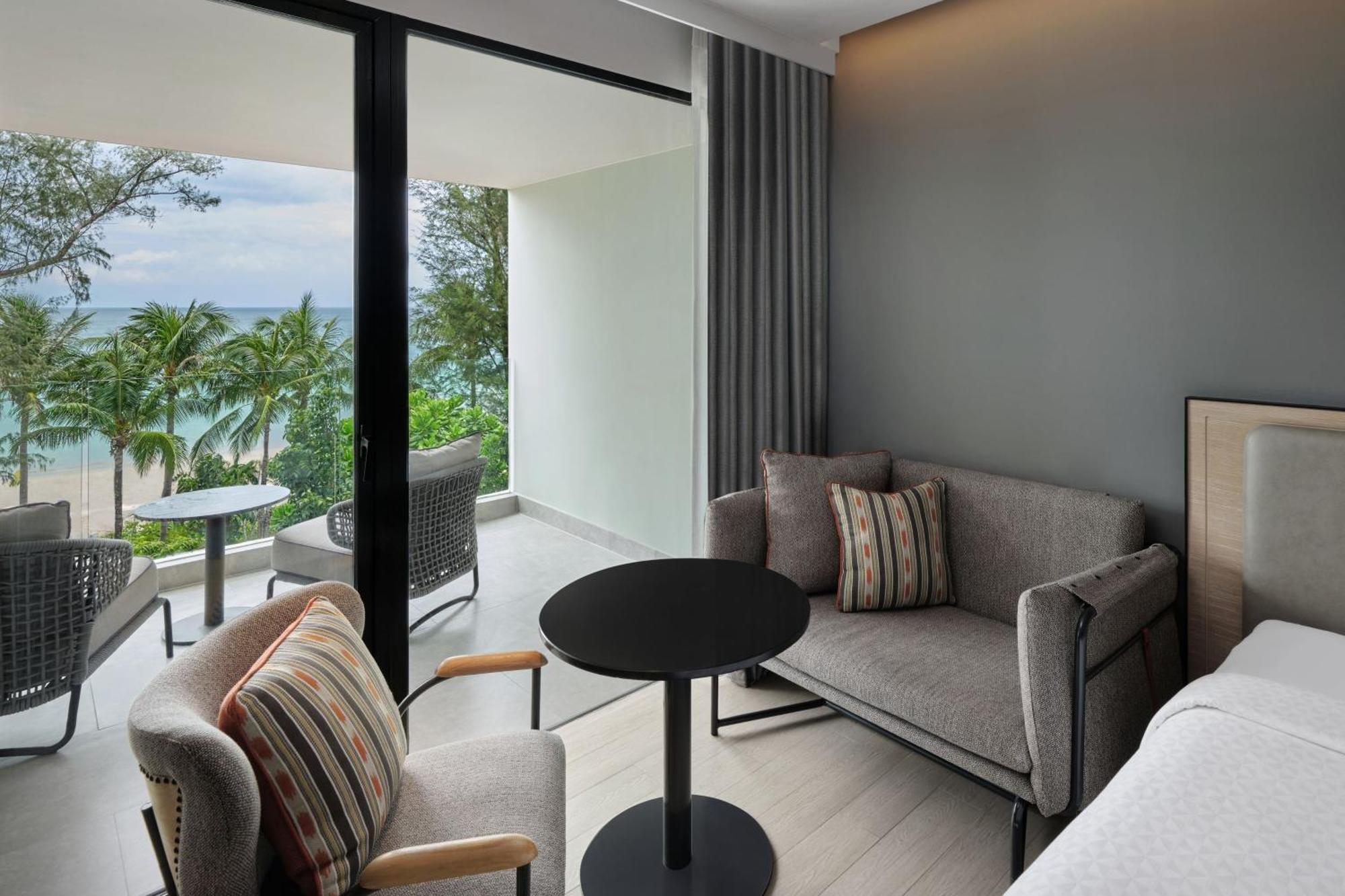 Four Points By Sheraton Phuket Patong Beach Resort Buitenkant foto